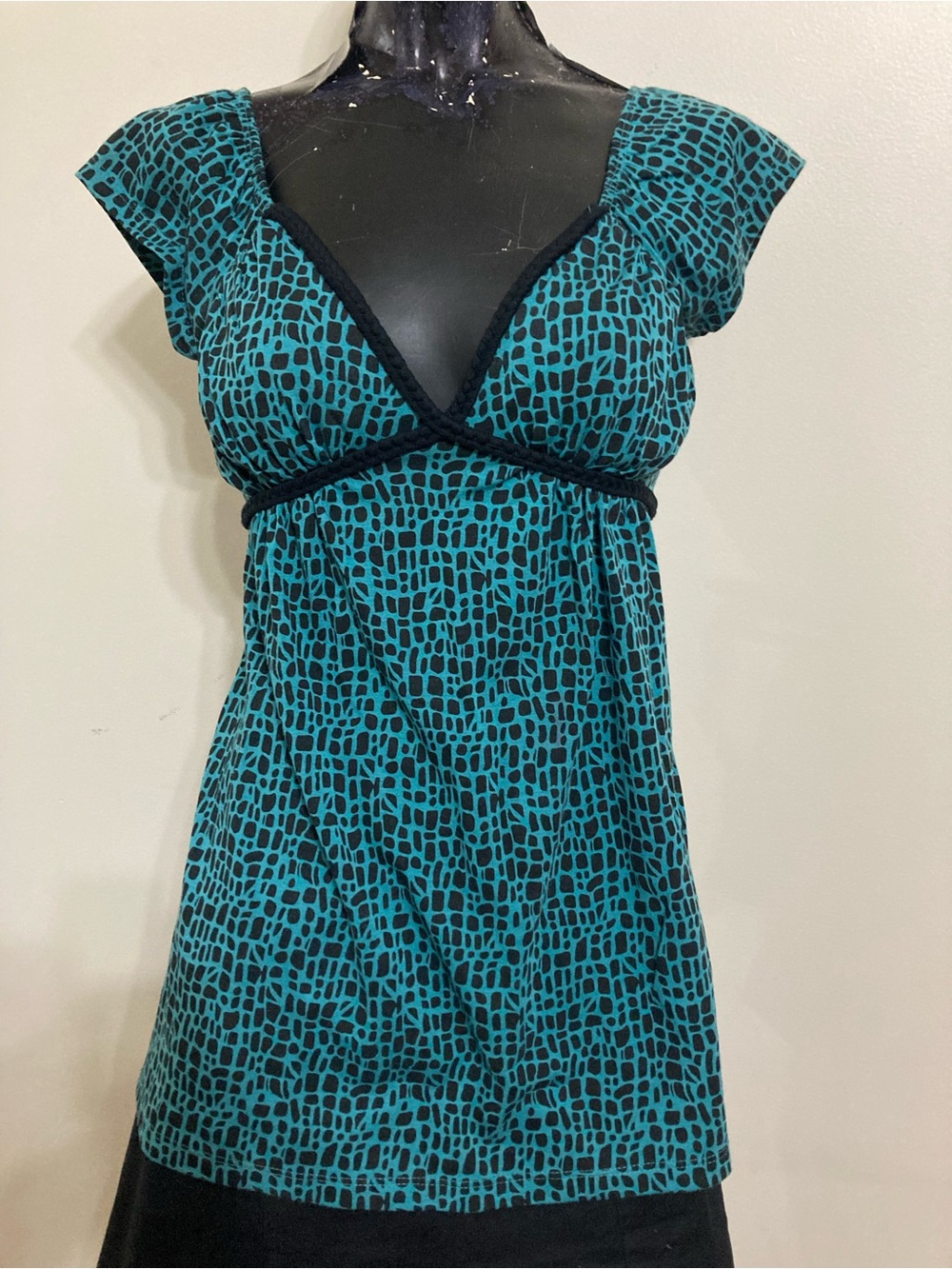 Teal and Black Printed Cap Sleeve Empire Top. Item# SSct19